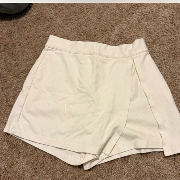 Altar’d State White Skort – Size Small - Picture 2 of 3